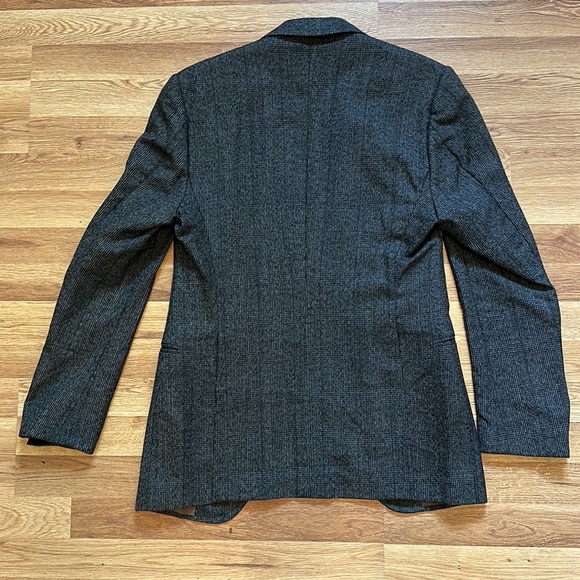 ETRO MILANO men suit jacket. British double vent & magenta collar. Made in Italy - Picture 2 of 12